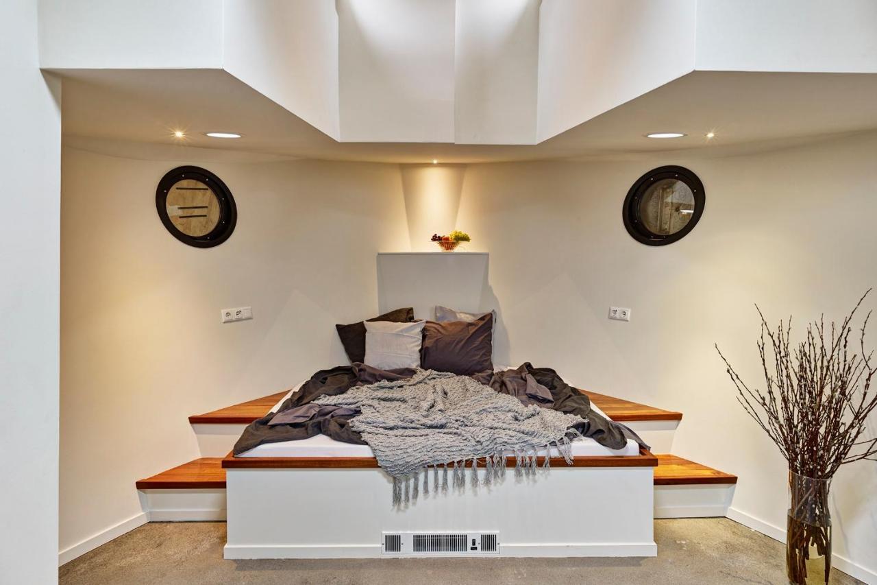 A304 Romantic Seaship In Top Center أمستردام المظهر الخارجي الصورة